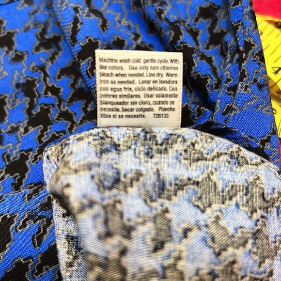 Ladies ana 2X blue print blouse - Picture 12 of 13